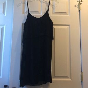 Adorable little black dress!